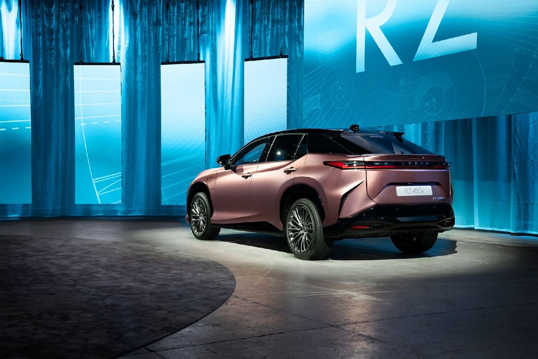Lexus'un Yeni Elektriklisi RZ 450e Dünya Prömiyeri Gerçekleşti!